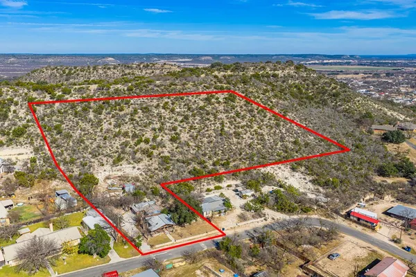 $189,500 | 208 Hillside Street, Junction, TX 76849