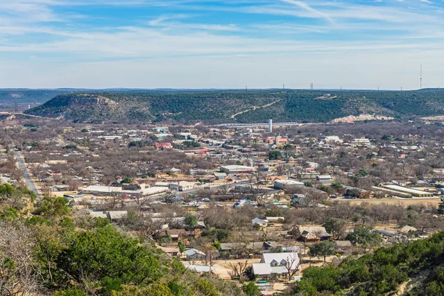 $189,500 | 208 Hillside Street, Junction, TX 76849