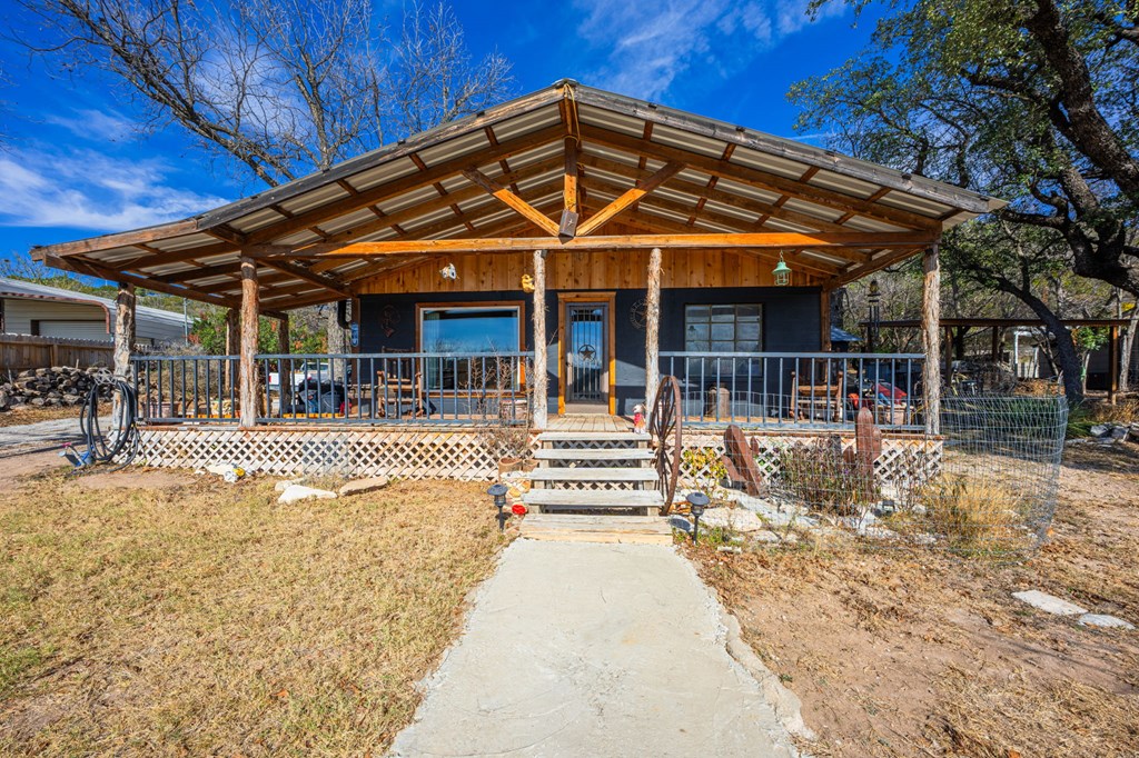 208 Hillside Street Junction, TX 76849 - Photo 3 of 29