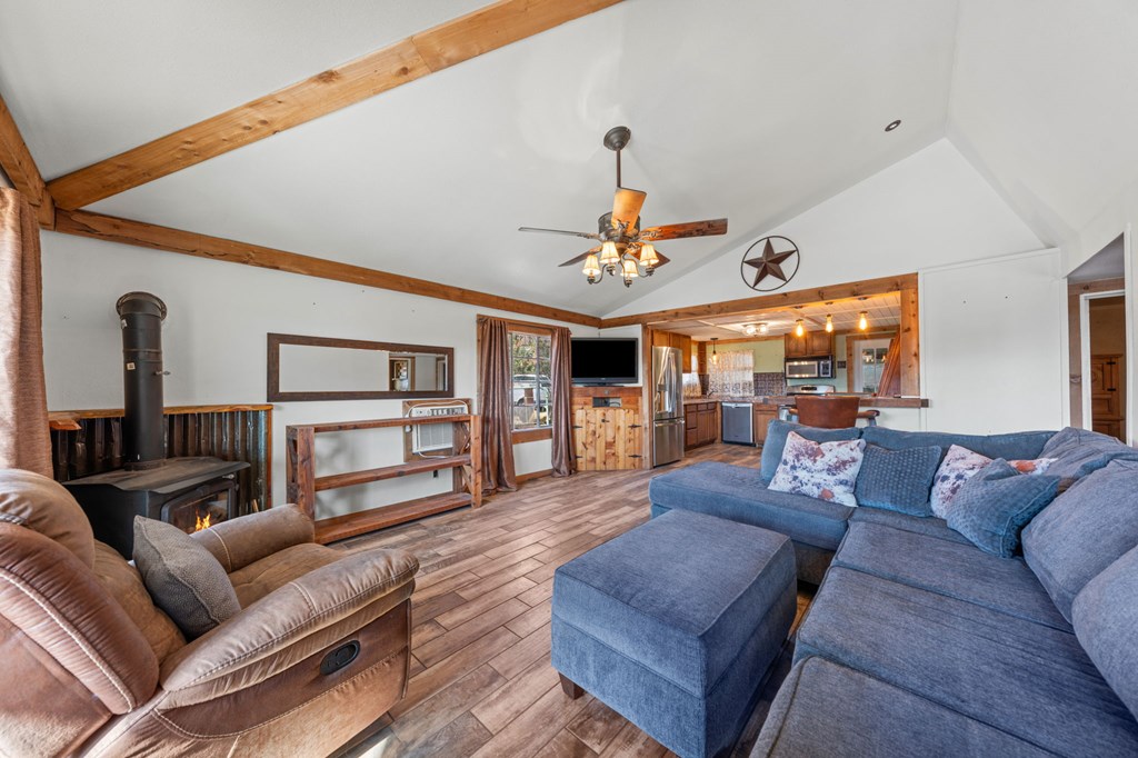 208 Hillside Street Junction, TX 76849 - Photo 8 of 29