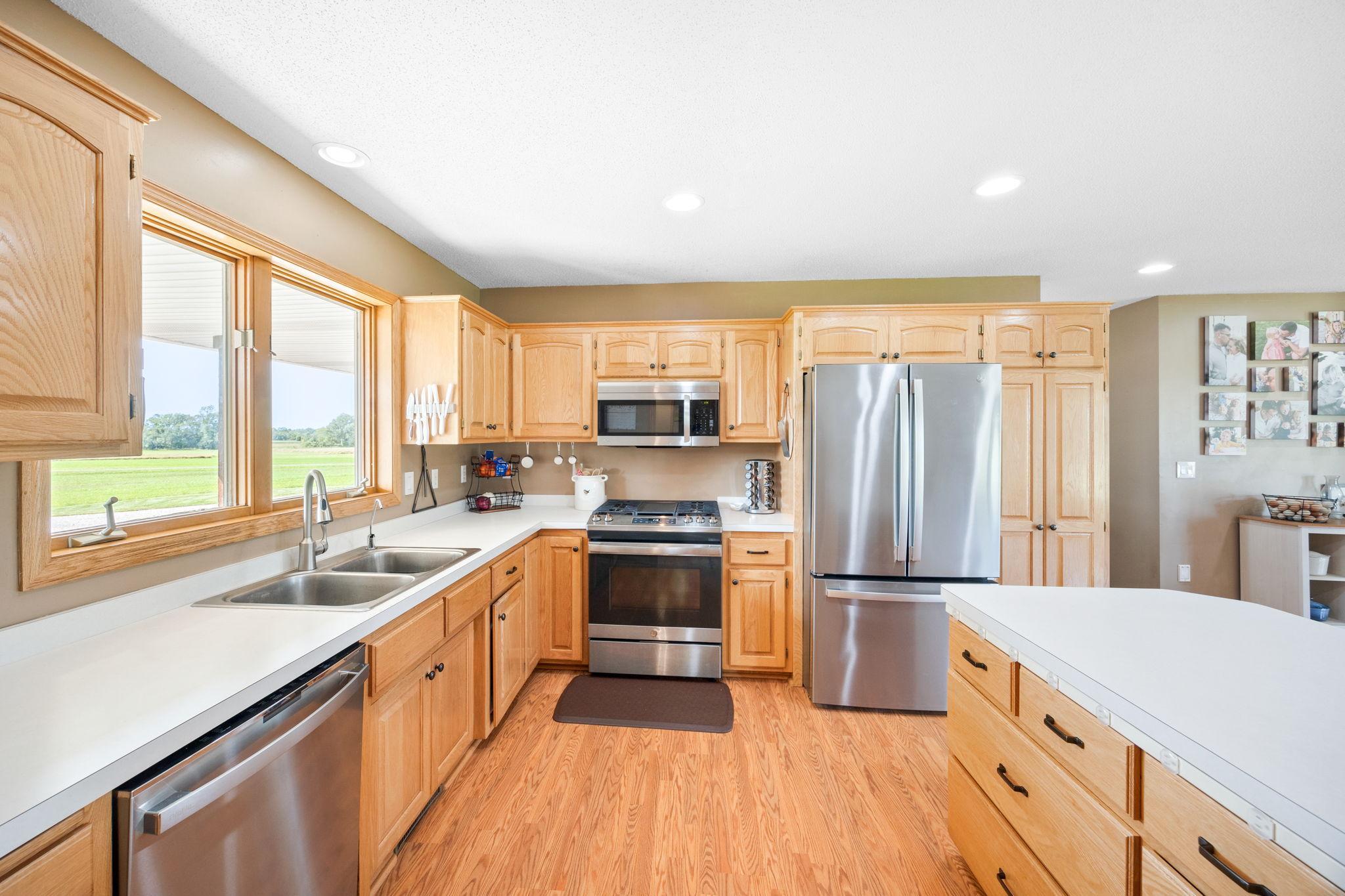 25250 Tucker Road Rogers, MN 55374 - Photo 9 of 54