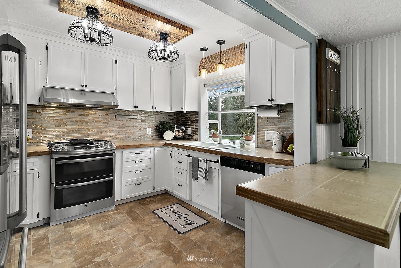 11041 Littlerock Road Southwest Olympia, WA 98512 - Photo 11 of 36 Gallery Image 11