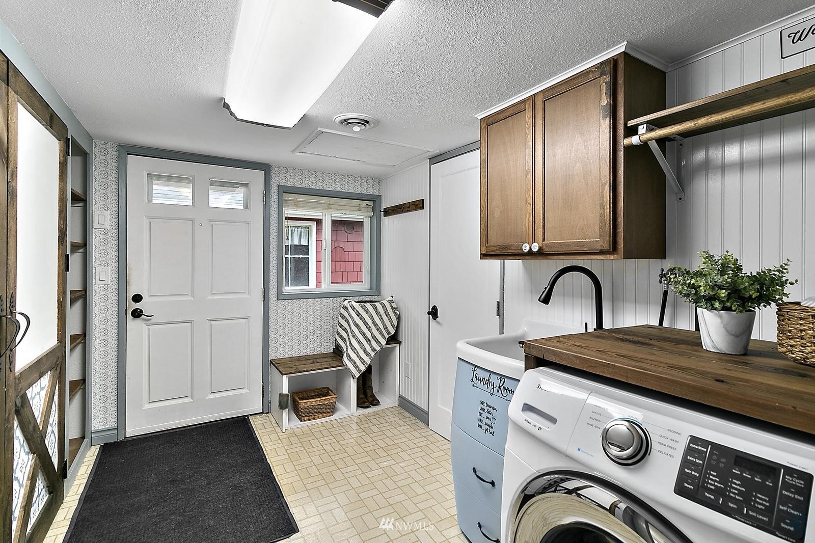 11041 Littlerock Road Southwest Olympia, WA 98512 - Photo 16 of 36 Gallery Image 16