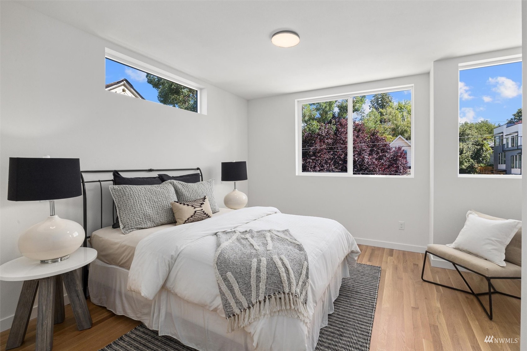 3675 Interlake Avenue North Seattle, WA 98103 - Photo 11 of 28 Gallery Image 11