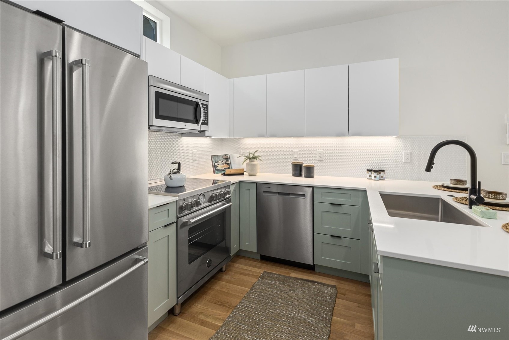 3675 Interlake Avenue North Seattle, WA 98103 - Photo 18 of 28 Gallery Image 18
