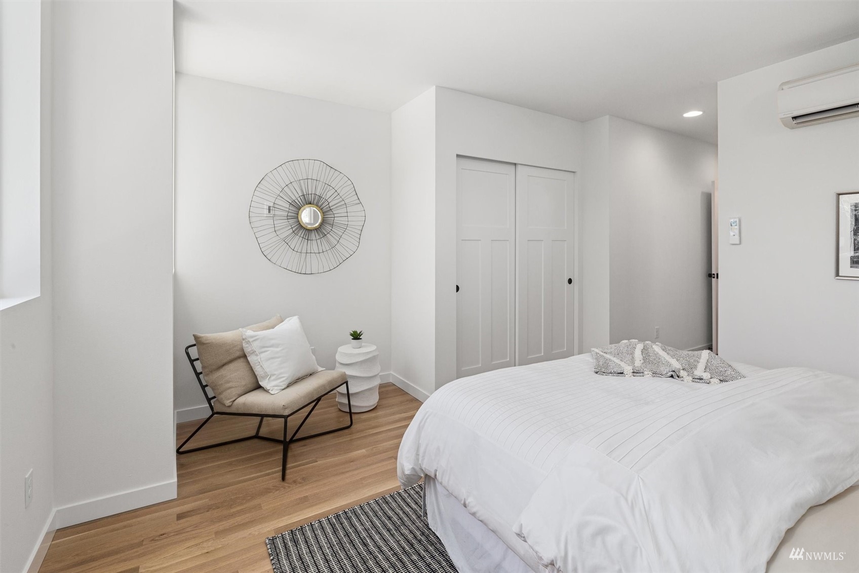 3675 Interlake Avenue North Seattle, WA 98103 - Photo 19 of 28 Gallery Image 19