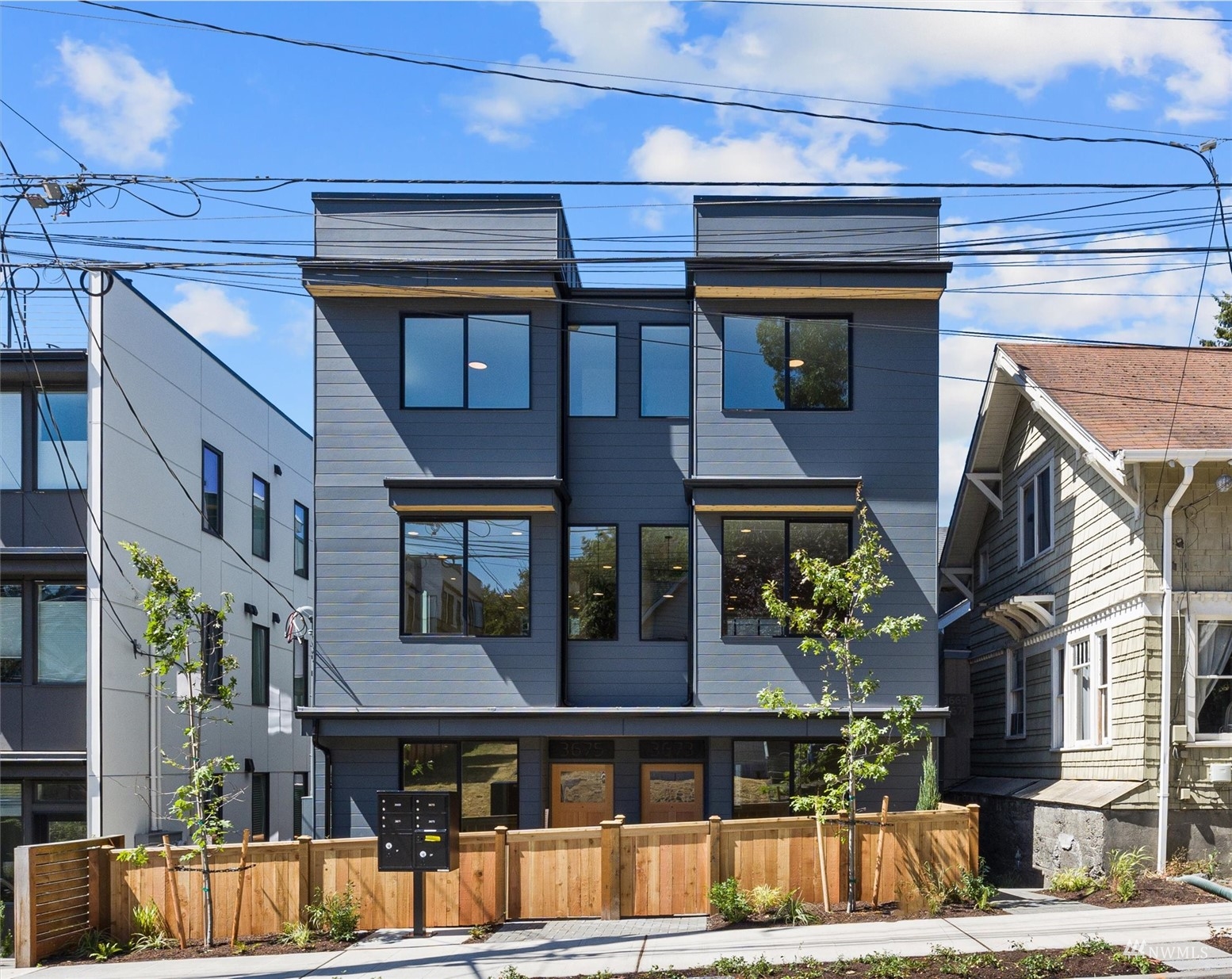 3675 Interlake Avenue North Seattle, WA 98103 - Photo 3 of 28 Gallery Image 3