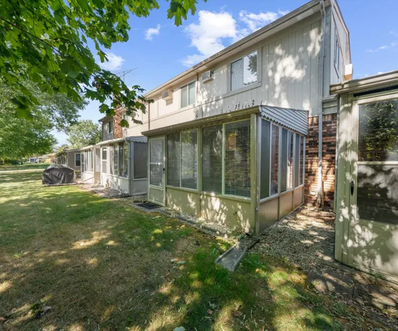 $115,000 | 61119 Heritage Boulevard, Unit 3, South Lyon, MI 48178