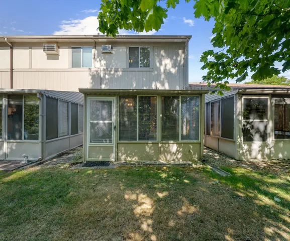 $115,000 | 61119 Heritage Boulevard, Unit 3, South Lyon, MI 48178