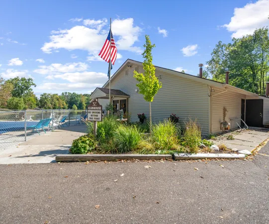 $109,000 | 61119 Heritage Boulevard, Unit 3, South Lyon, MI 48178