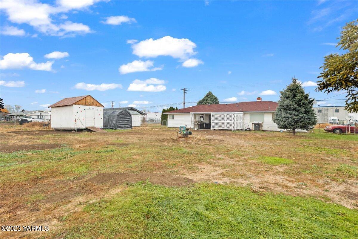 3402 Ahtanum Road Yakima, WA 98903 - Photo 27 of 29 27-Storagesheds