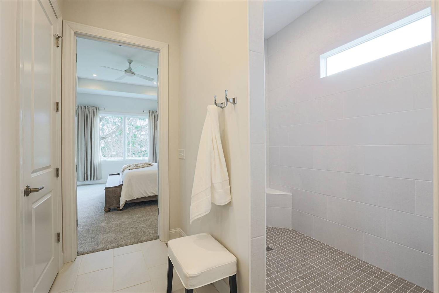 10324 Montgomery Road Montgomery, OH 45242 - Photo 13 of 26 Gallery Image 13