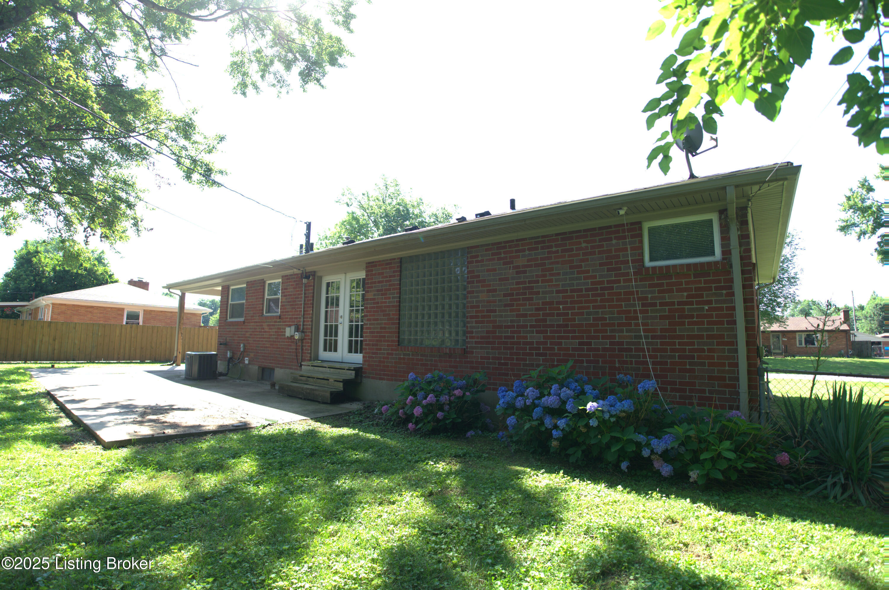 10104 Nanka Road Louisville, KY 40272 - Photo 27 of 29 DSC02271