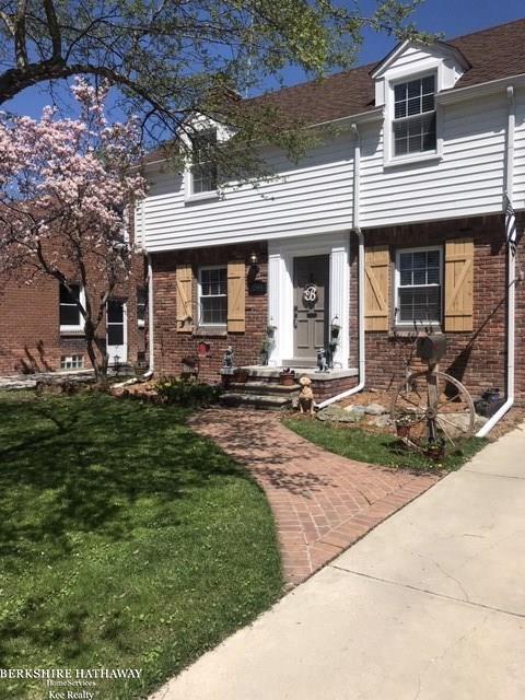 1544 Roslyn Road Grosse Pointe, MI 48236 - Photo 2 of 40 31377939-1.JPG