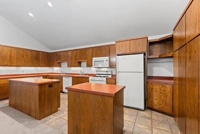 $1,385,000 | 3629 Creekview Road, De Pere, WI 54115