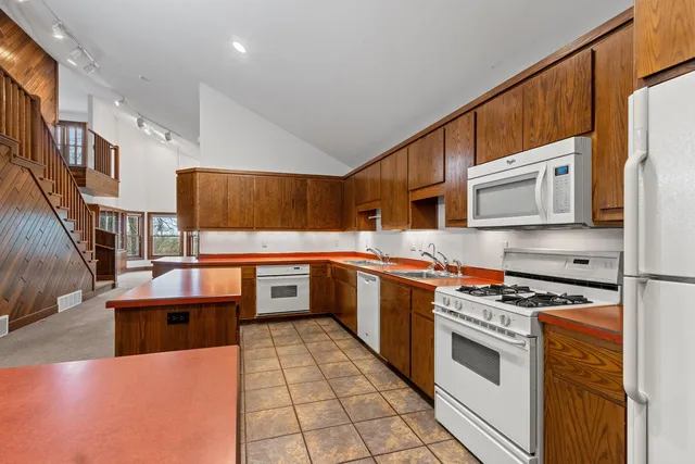 $1,385,000 | 3629 Creekview Road, De Pere, WI 54115