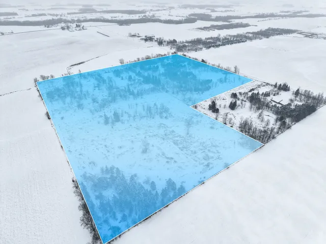 $1,385,000 | 3629 Creekview Road, De Pere, WI 54115