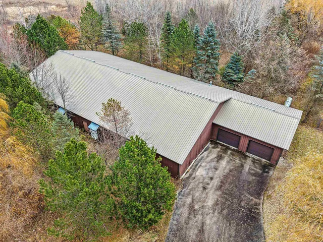 $1,385,000 | 3629 Creekview Road, De Pere, WI 54115