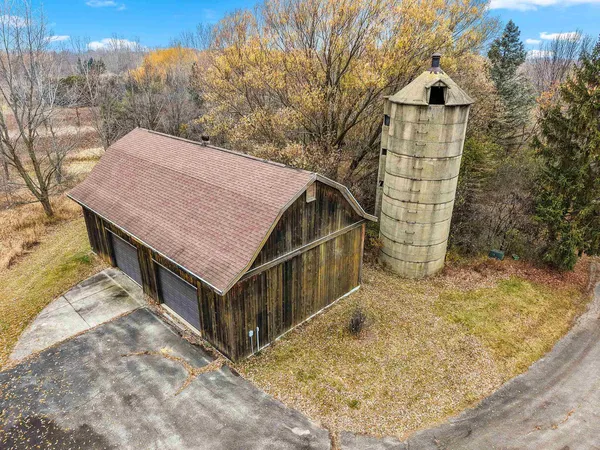 $1,299,000 | 3629 Creekview Road, De Pere, WI 54115