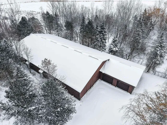 $1,385,000 | 3629 Creekview Road, De Pere, WI 54115