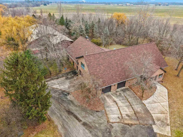 $1,385,000 | 3629 Creekview Road, De Pere, WI 54115