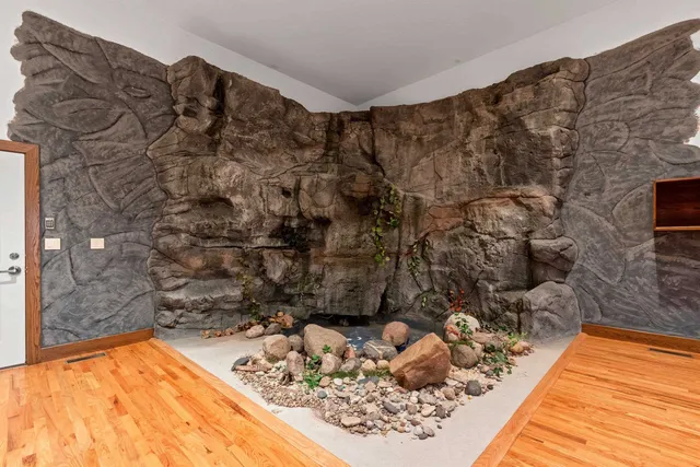 $1,385,000 | 3629 Creekview Road, De Pere, WI 54115