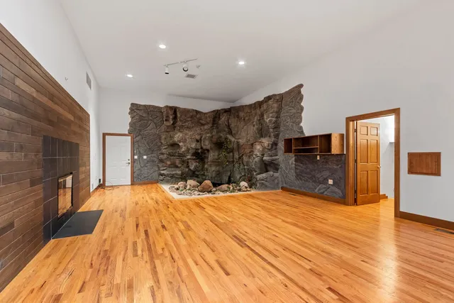 $1,385,000 | 3629 Creekview Road, De Pere, WI 54115