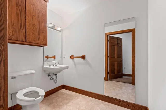 $1,385,000 | 3629 Creekview Road, De Pere, WI 54115