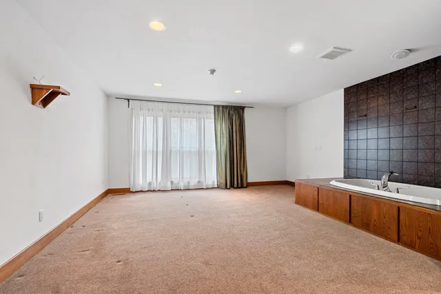 $1,385,000 | 3629 Creekview Road, De Pere, WI 54115