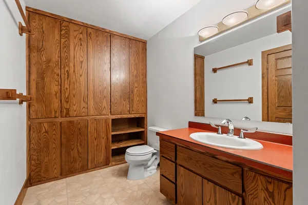 $1,299,000 | 3629 Creekview Road, De Pere, WI 54115