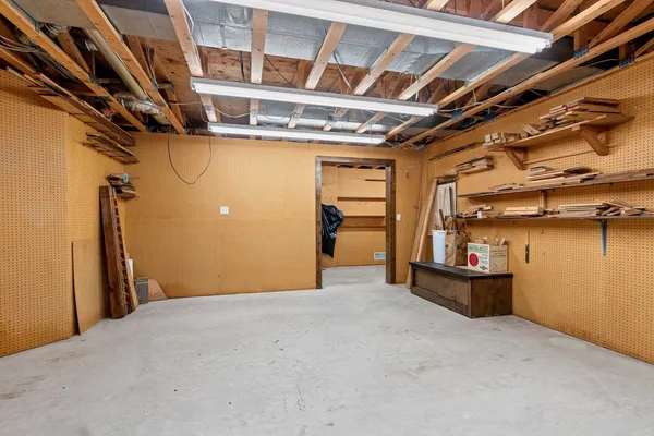 $1,299,000 | 3629 Creekview Road, De Pere, WI 54115