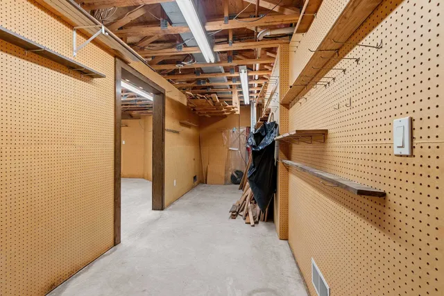 $1,385,000 | 3629 Creekview Road, De Pere, WI 54115