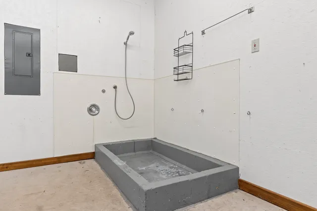 $1,385,000 | 3629 Creekview Road, De Pere, WI 54115