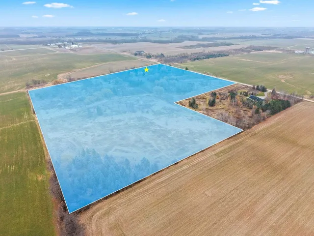 $1,385,000 | 3629 Creekview Road, De Pere, WI 54115