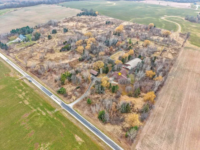 $1,385,000 | 3629 Creekview Road, De Pere, WI 54115