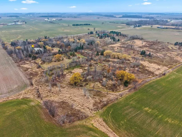 $1,385,000 | 3629 Creekview Road, De Pere, WI 54115