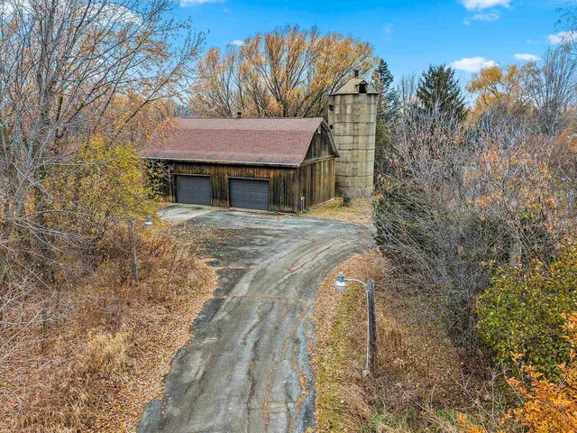 $1,385,000 | 3629 Creekview Road, De Pere, WI 54115