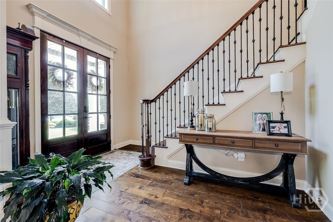 7 Reed Grass Lane Savannah, GA 31405 - Photo 6 of 70 Large foyer, extra room for decorating