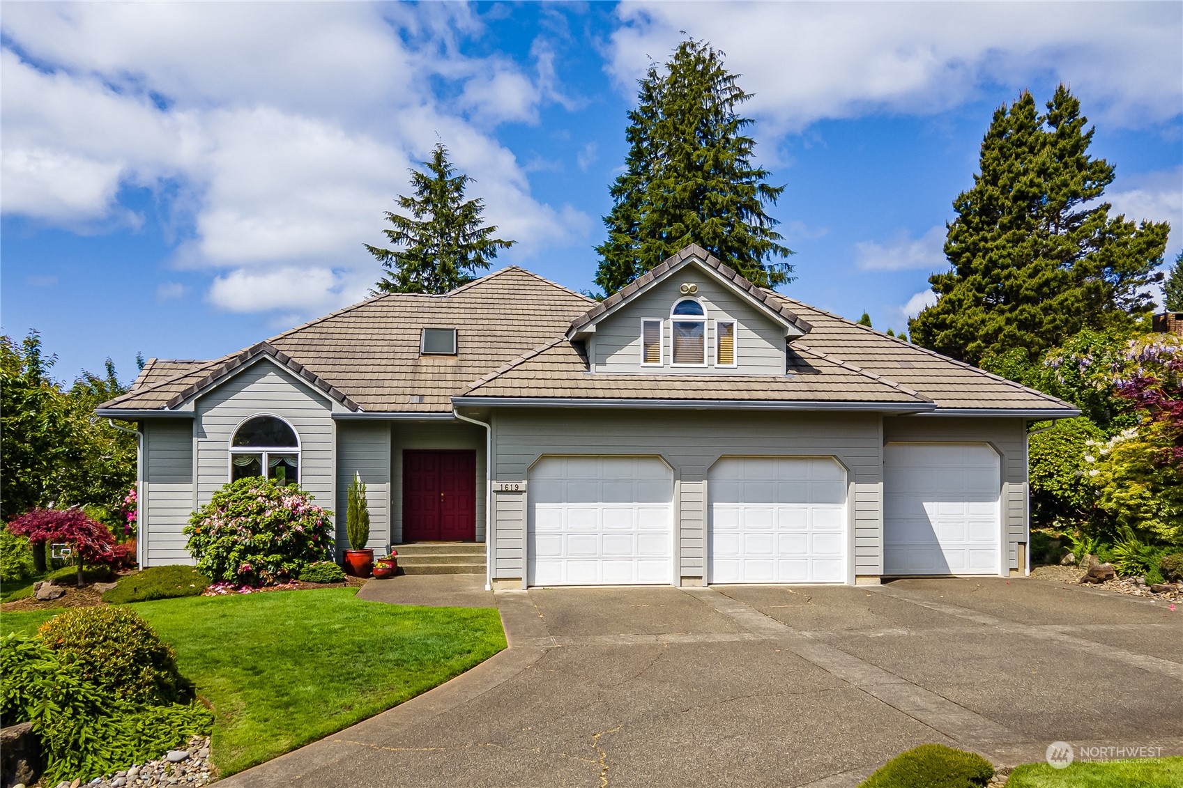 1619 Chilton Road Aberdeen, WA 98520 - Photo 2 of 34 Gallery Image 2