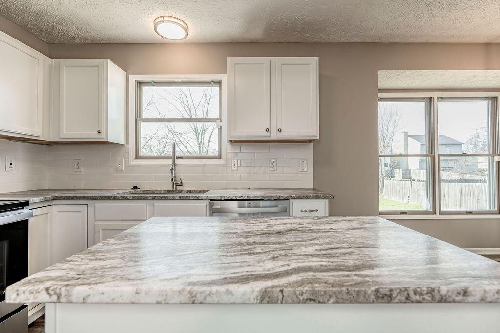 3081 Briar Ridge Road Columbus, OH 43232 - Photo 5 of 19 R1 (5)