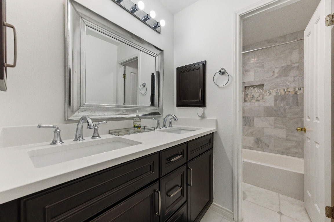 6405 Aden Lane Austin, TX 78739 - Photo 31 of 38 Bathroom 2