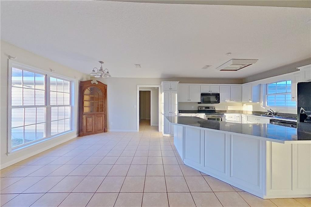2395 North Clough Bay Road Waycross, GA 31503 - Photo 13 of 35