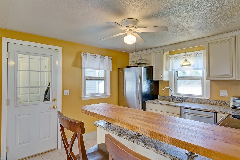 5 Ireta Road Shrewsbury, MA 01545 - Photo 7 of 30 Gallery Image 7