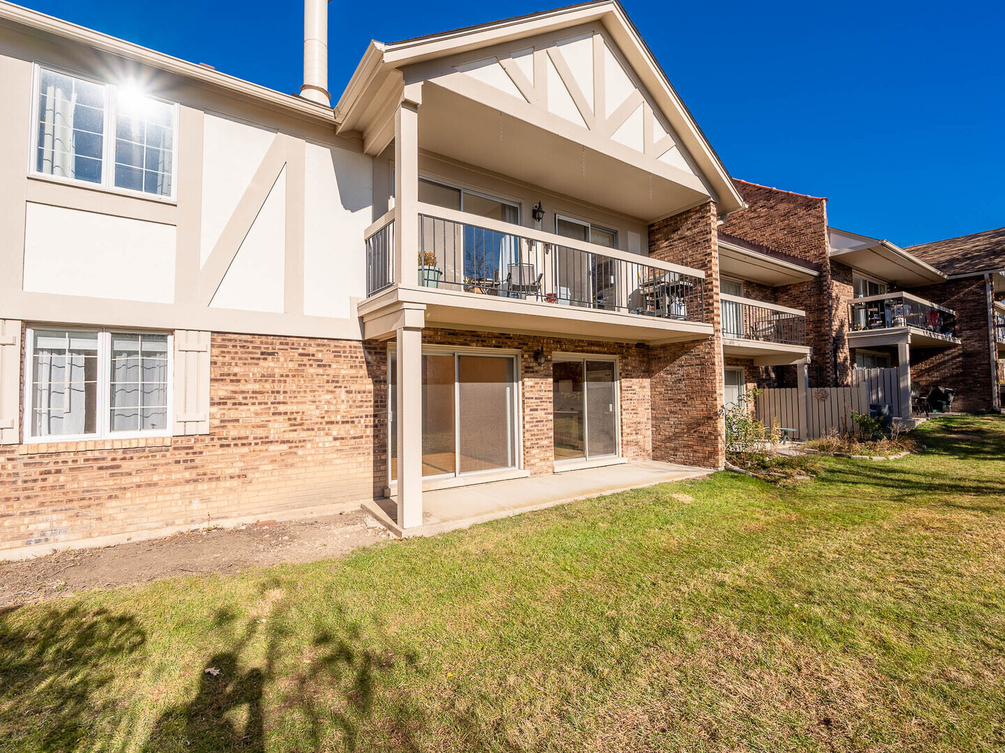 5818 Wolf Road, Unit 1A Western Springs, IL 60558 - Photo 14 of 14 a view of a building with a window