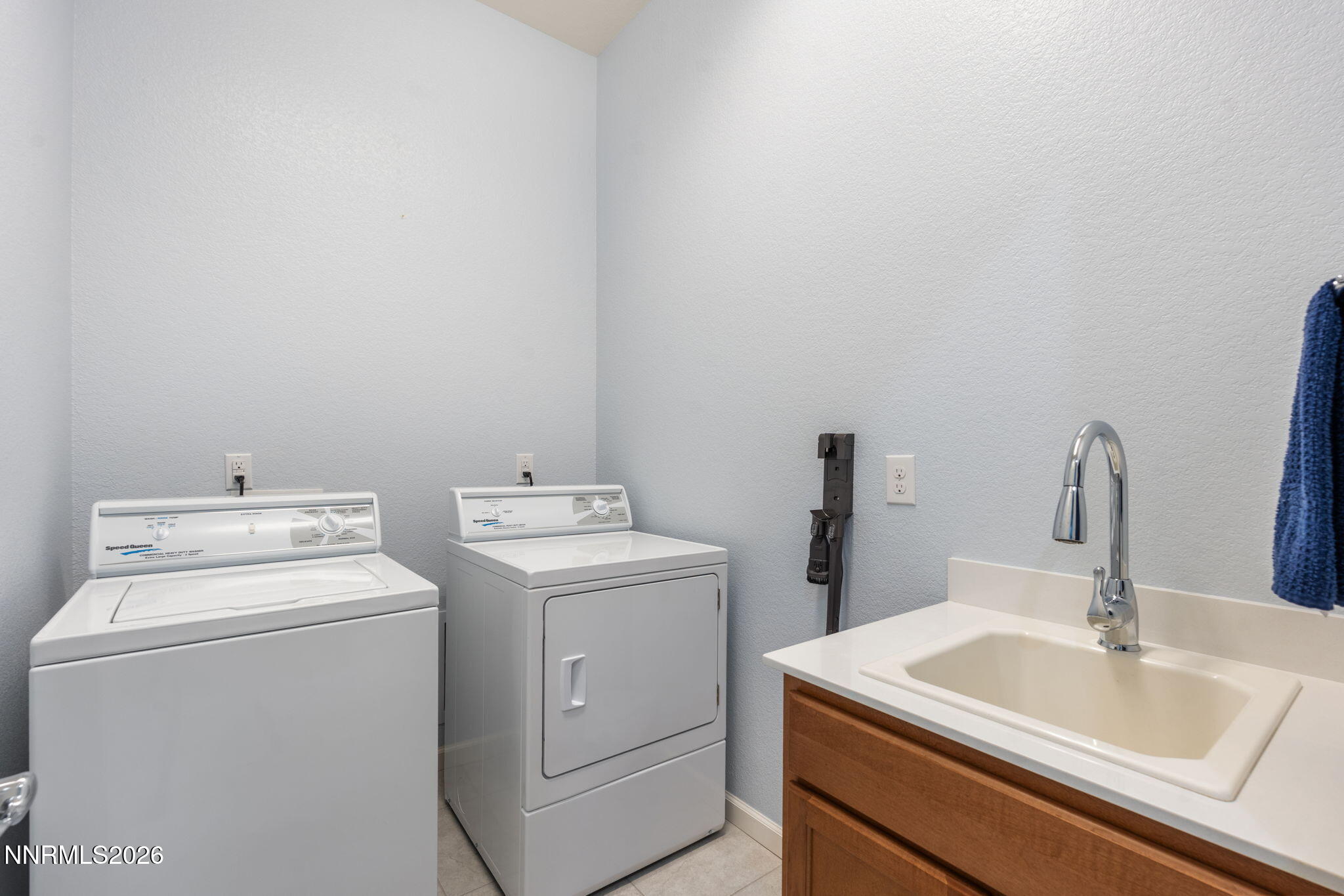 9401 Baldacci Road Reno, NV 89521 - Photo 27 of 42 a utility room with dryer and washer