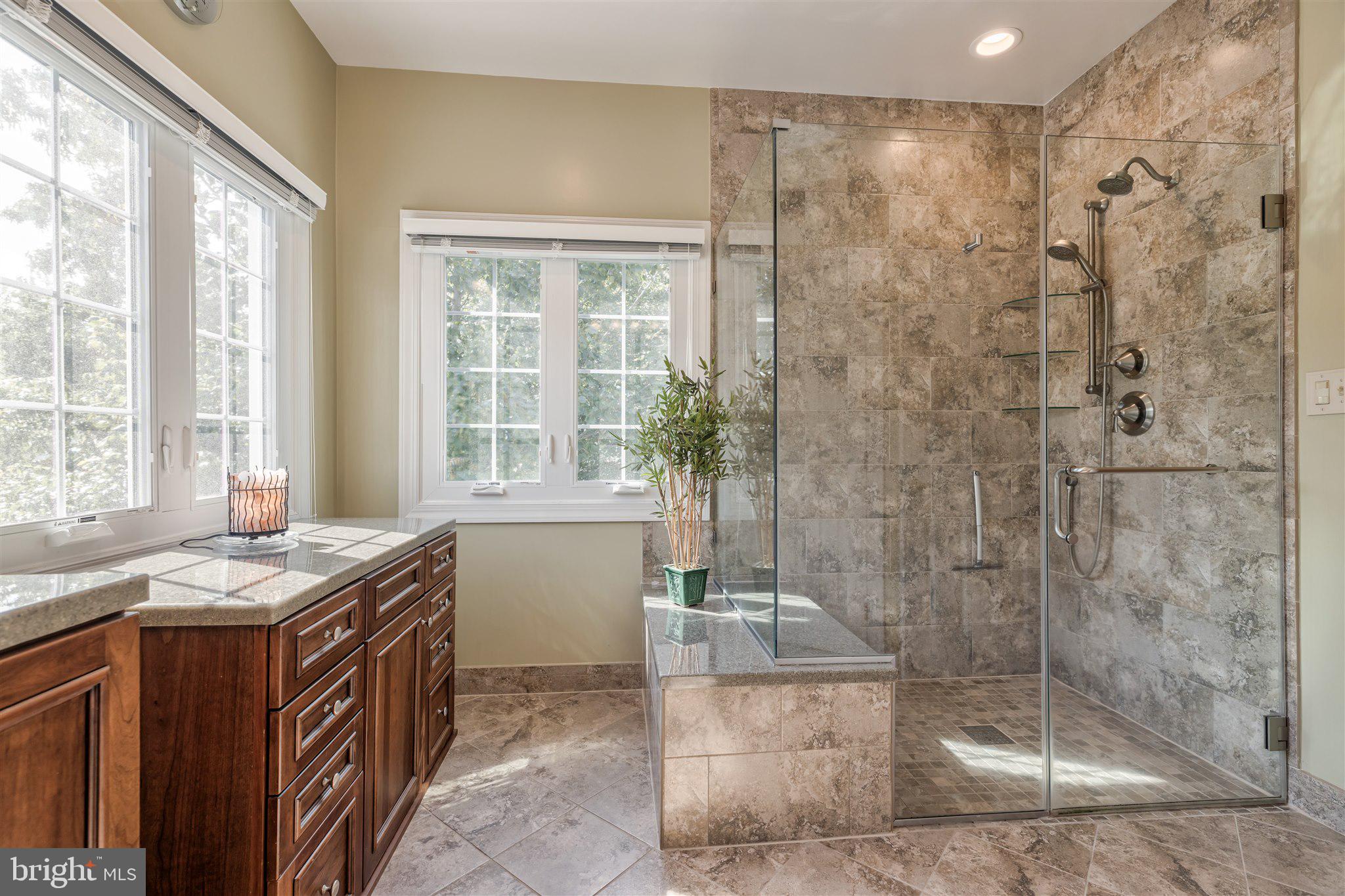 7375 Hunters Oak Court Springfield, VA 22150 - Photo 34 of 61 Master Bath
