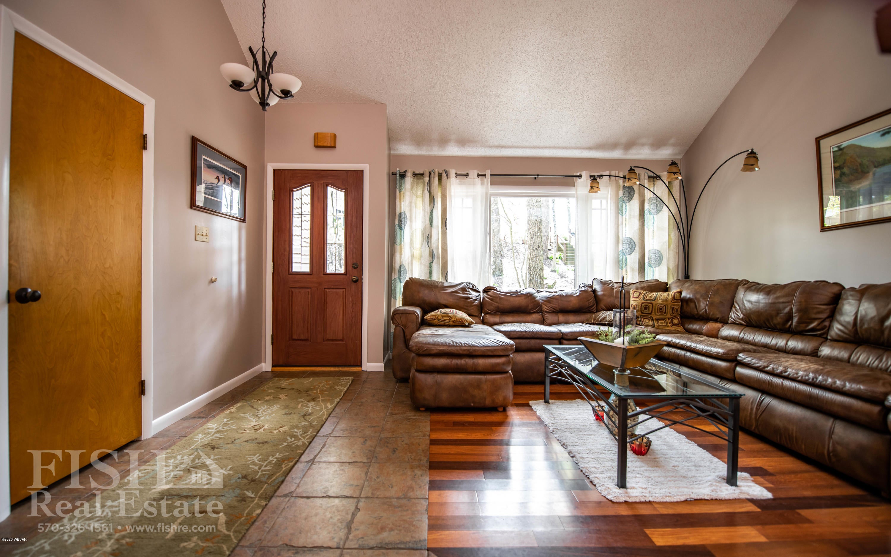 1654 Graham Road Williamsport, PA 17701 - Photo 10 of 35 Living Room