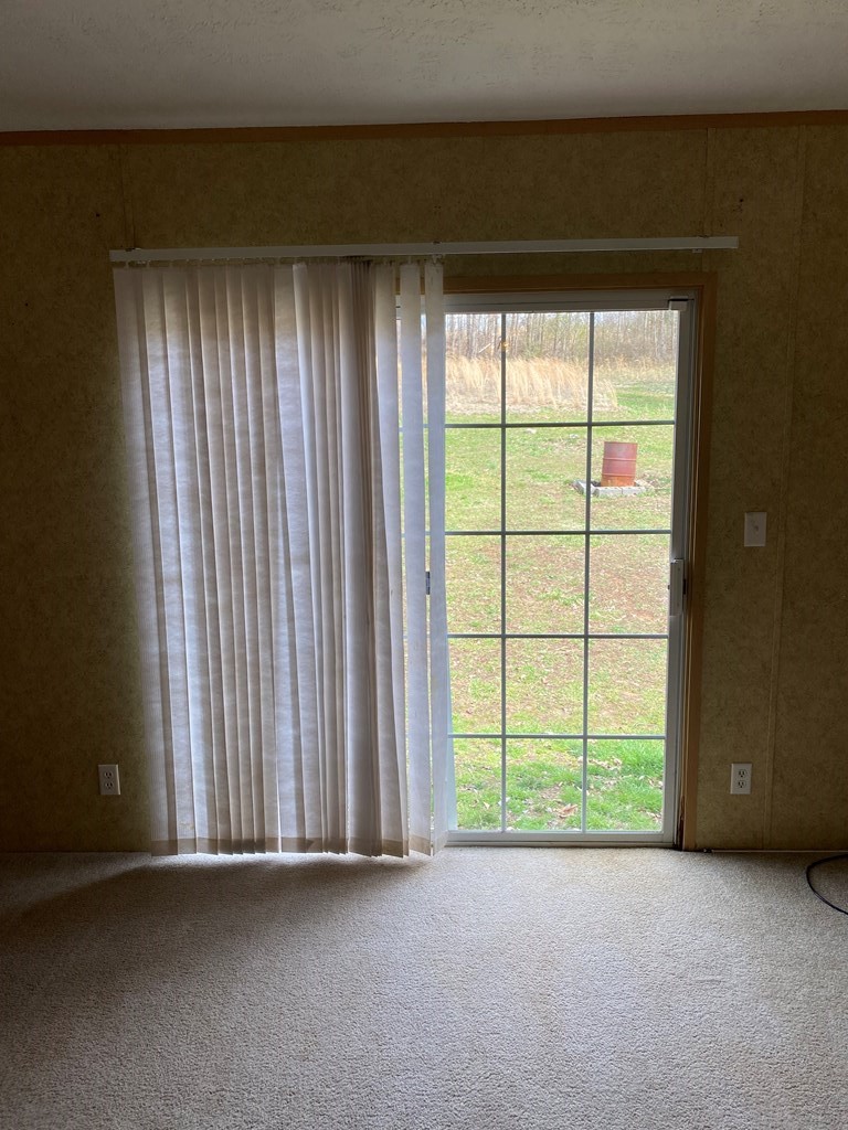 175 Fairview Road Athens, TN 37303 - Photo 31 of 46 an empty room with windows