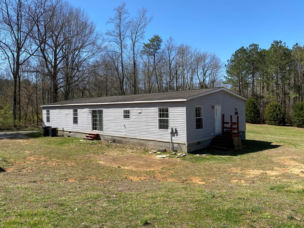 175 Fairview Road Athens, TN 37303 - Photo 5 of 46 a view of a house with a yard