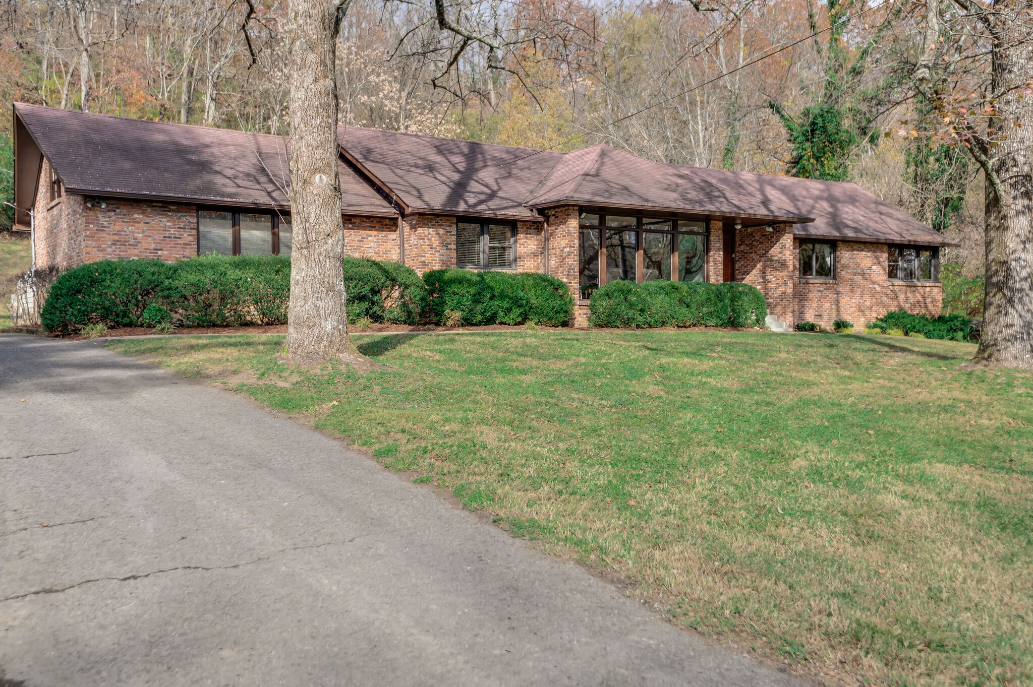 6632 Ellesmere Road Nashville, TN 37205 - Photo 2 of 34 Gallery Image 2